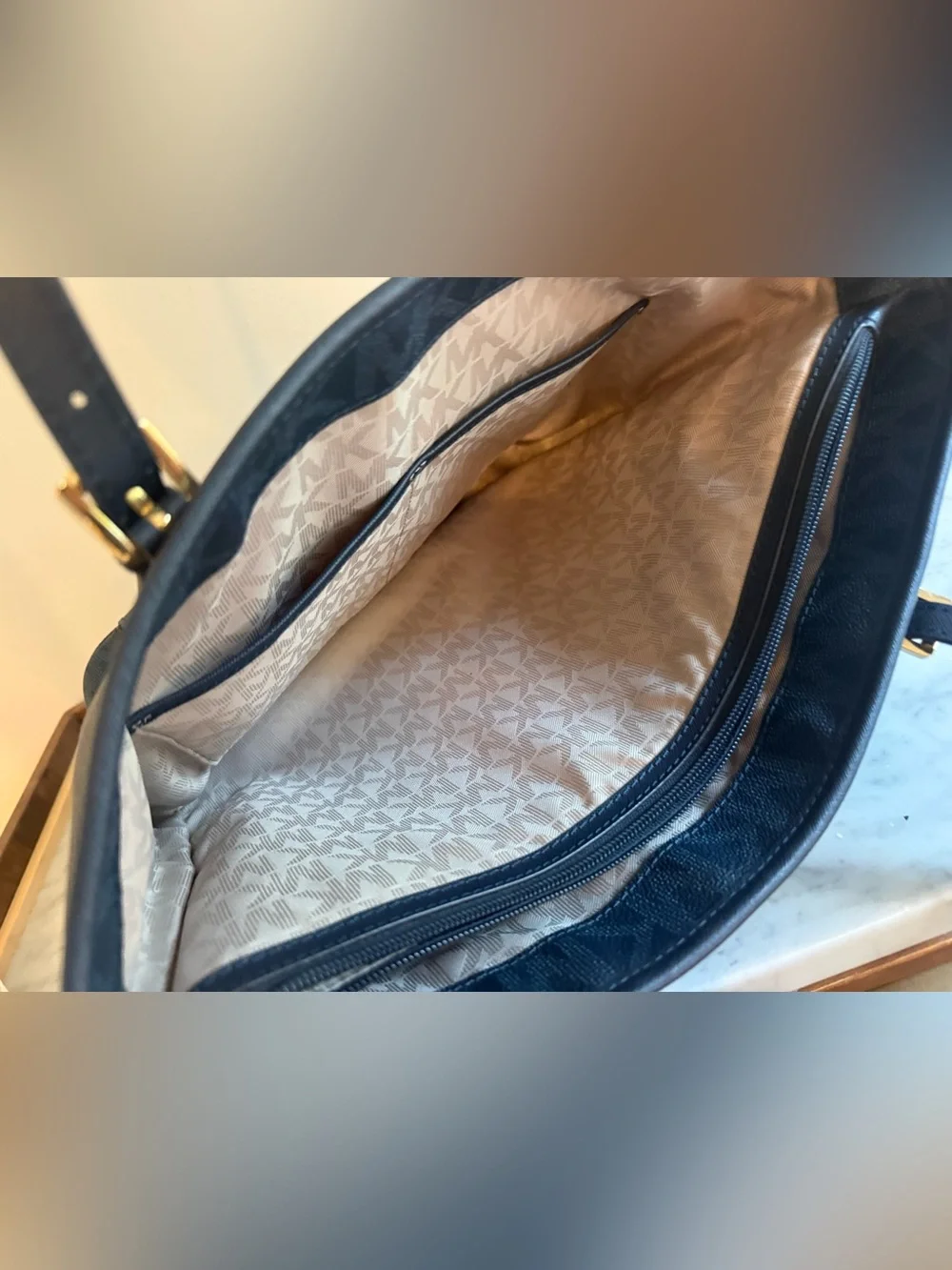 Michael Kors Jet Set Snap Pocket Tote